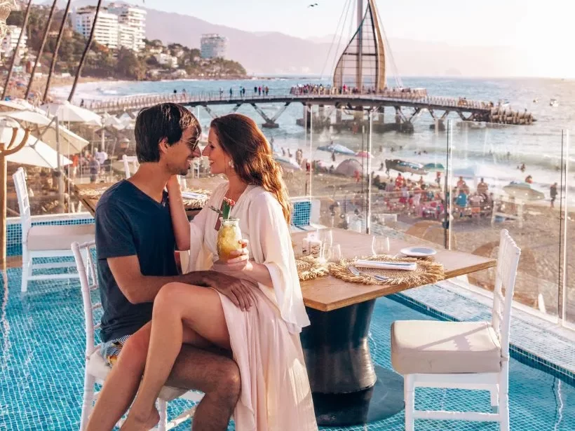 celebra el amor en el mar